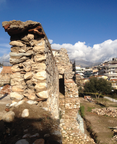 Βυζαντινά τείχη – Χάνια